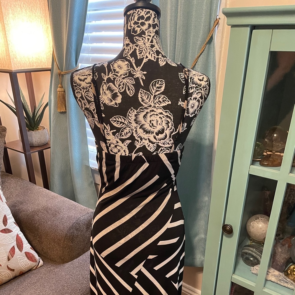The Perfect Maxi Dress - Picture 2 of 2